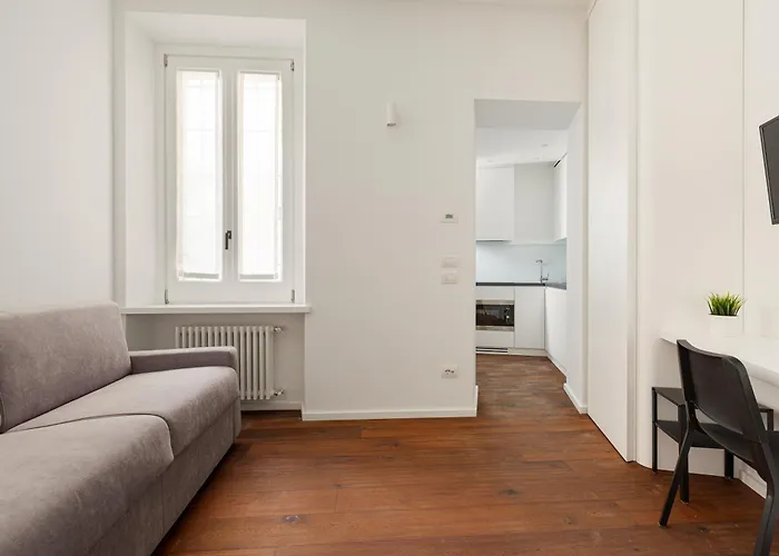 Tiny Apt Near Central Station