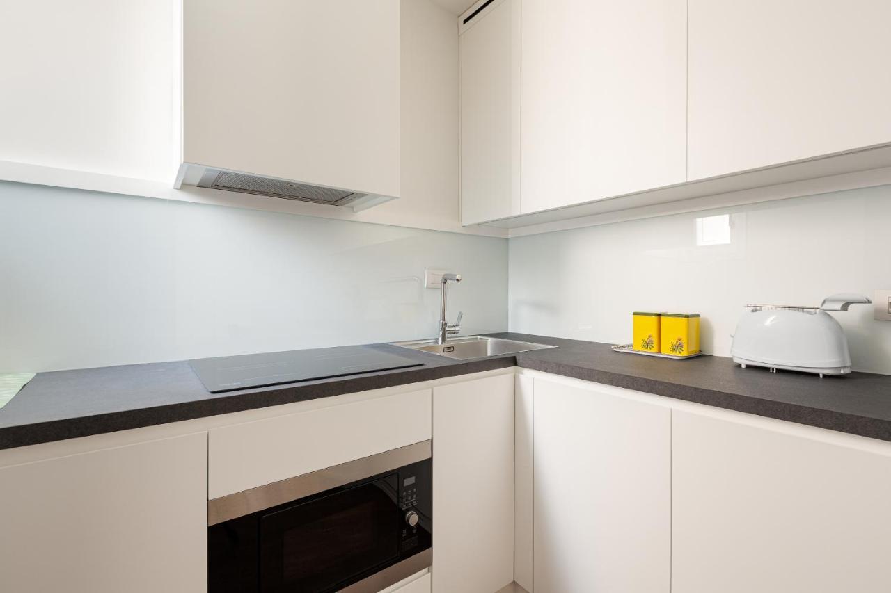 Tiny Near Station Apartment Milan